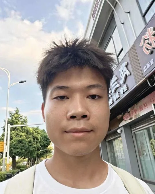 黄同学